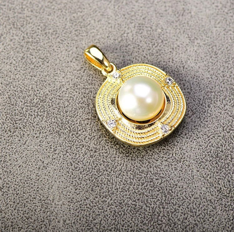 Saturn Pearl Dish Charm Pendant