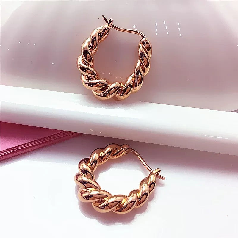 Ribbed Handbag Hoop Earrings