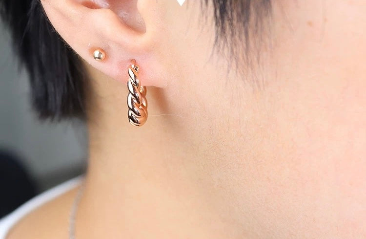 Ribbed Handbag Hoop Earrings