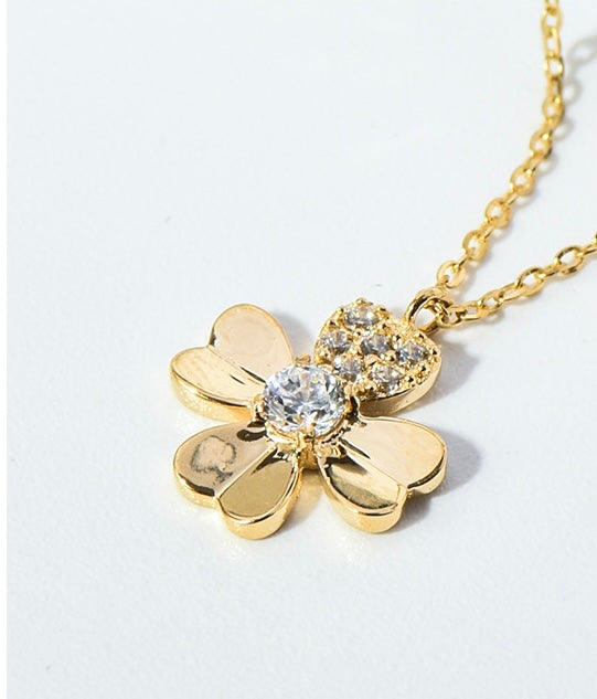 Clover Daisy Charm Necklace
