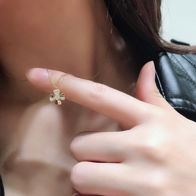 Clover Daisy Charm Necklace