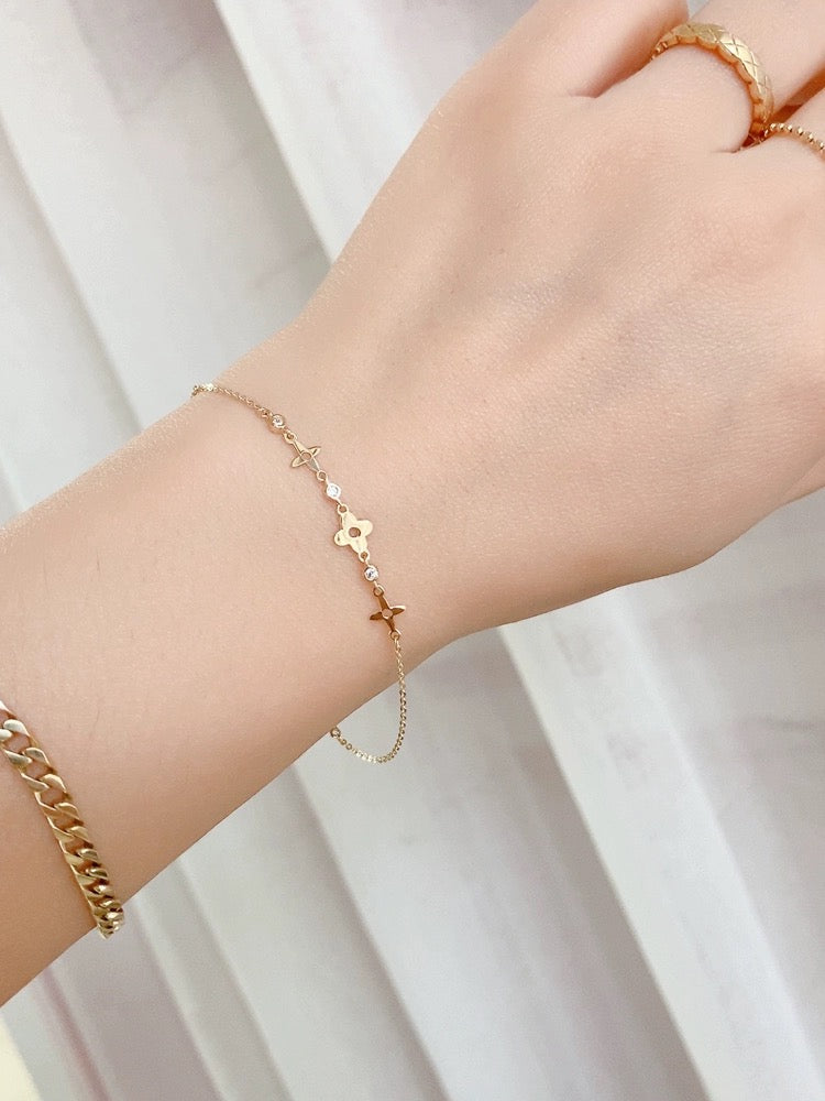 'Good Luck' Panel Daisy Bezel Bracelet