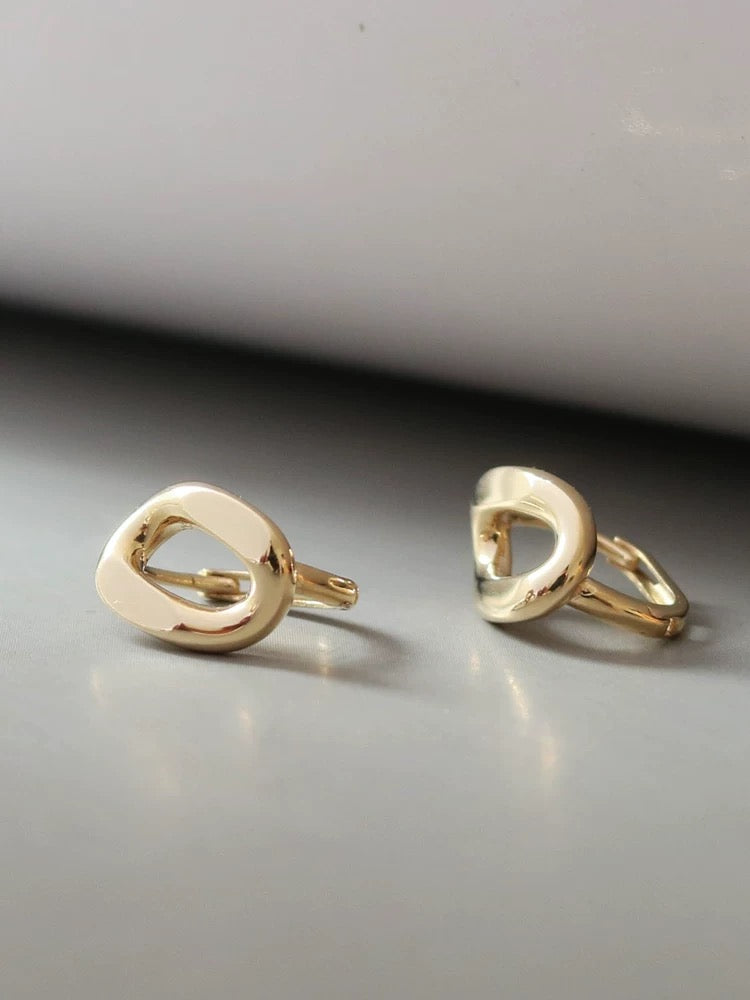 Single Curb Chain Link Hoop Earrings