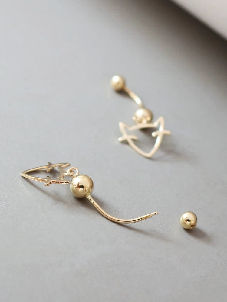 Fox Motif Bar Stud Earrings