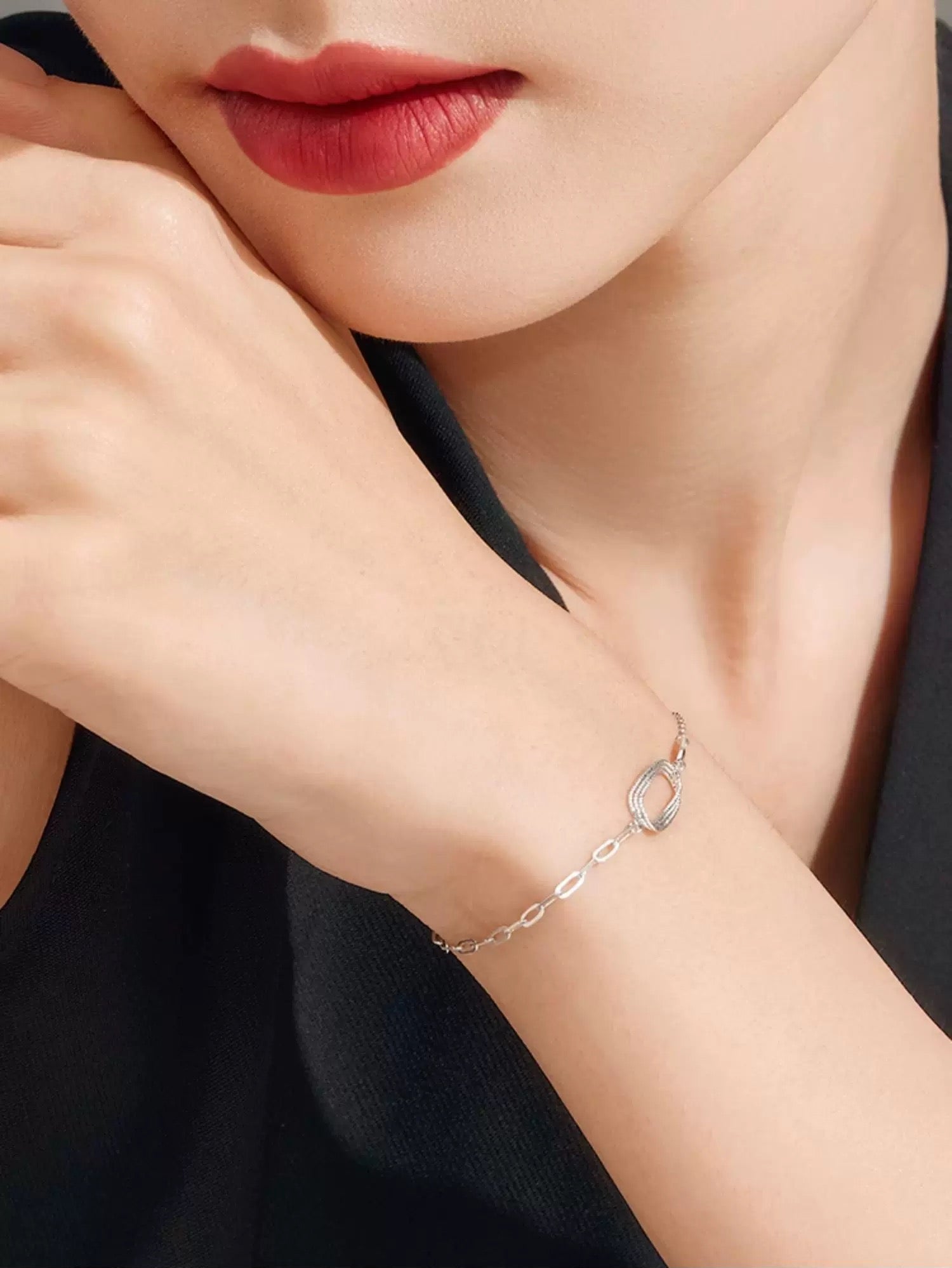 Veron Asymmetric Chain Bracelet