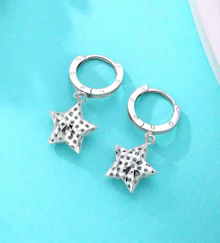 Hanging Netted Star Drop Huggie Hoops