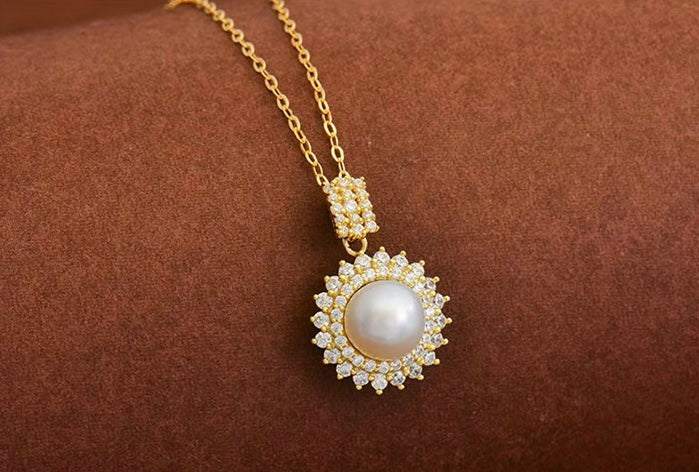 Madame Pearl Sunflower Charm Necklace