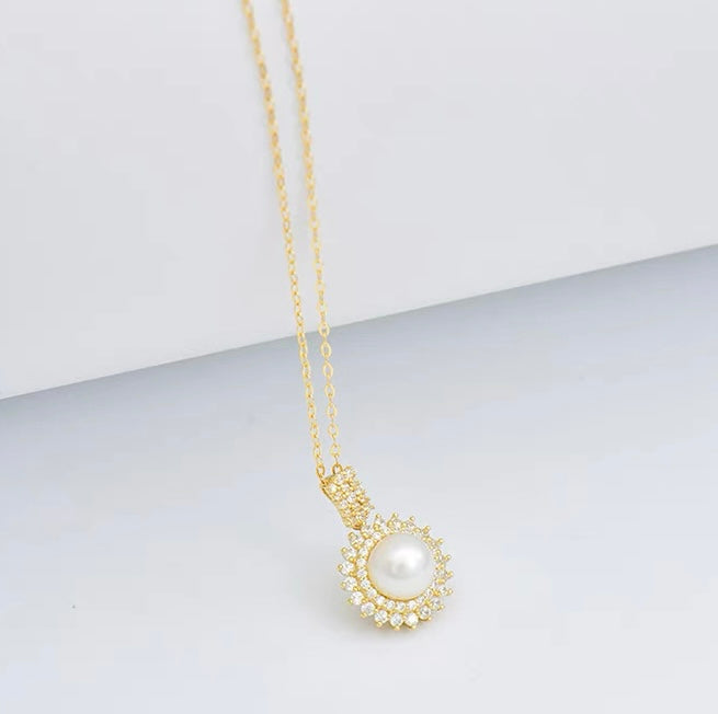 Madame Pearl Sunflower Charm Necklace