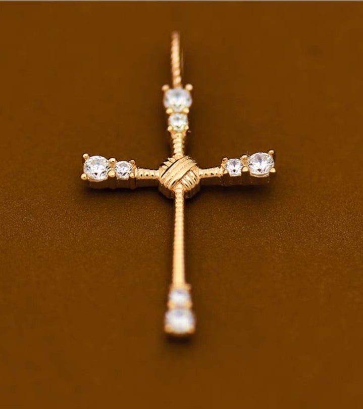 Ribbed Solitaire Cross Charm Pendant