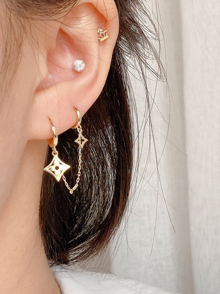 One Piece Kite Flower Huggie Hoops Chain Earring