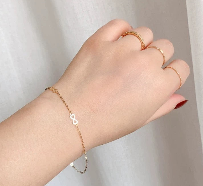 Bow Patterned Bracelet