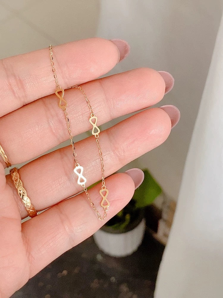Bow Patterned Bracelet