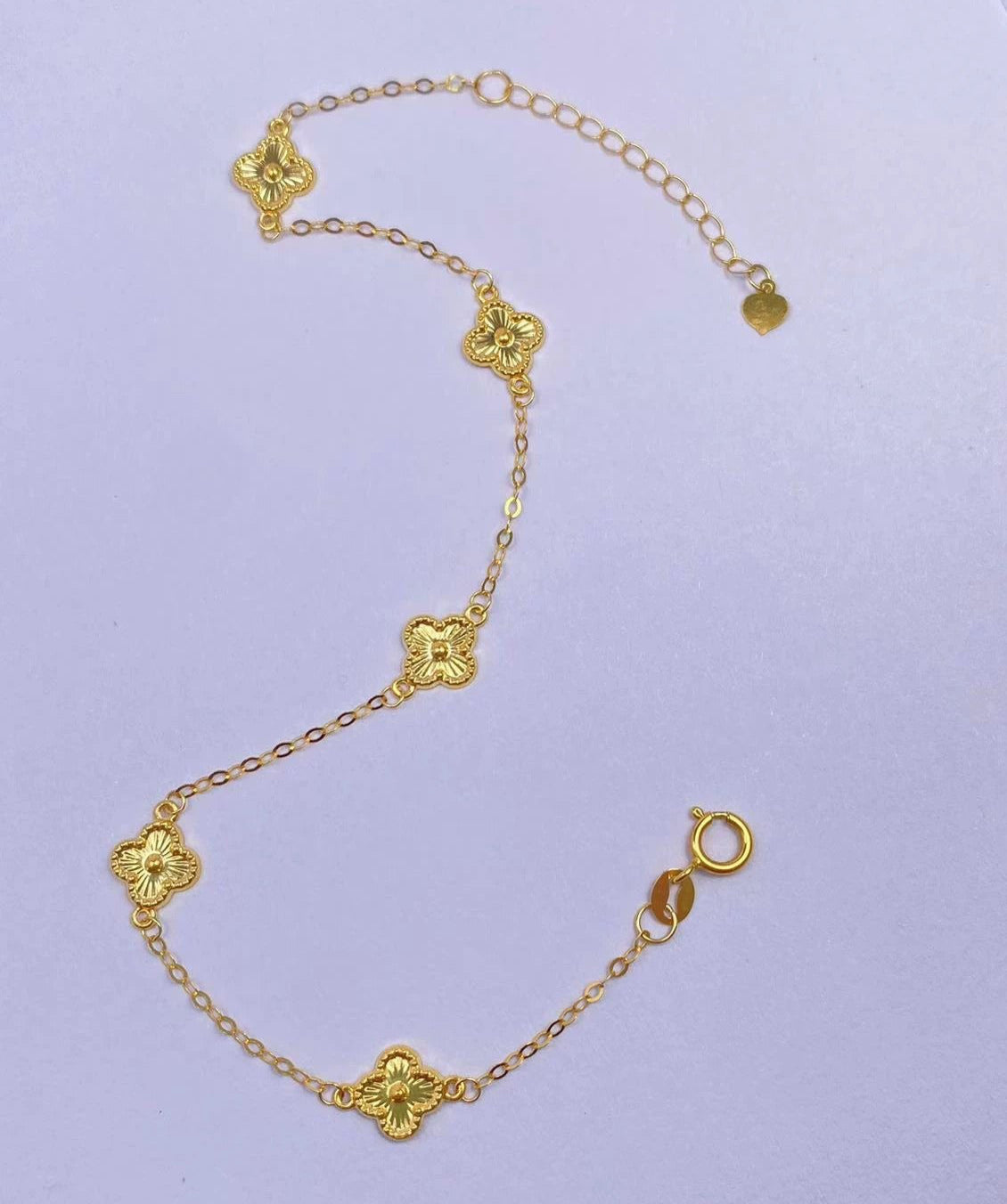 Clover Patterned Chain Bracelet