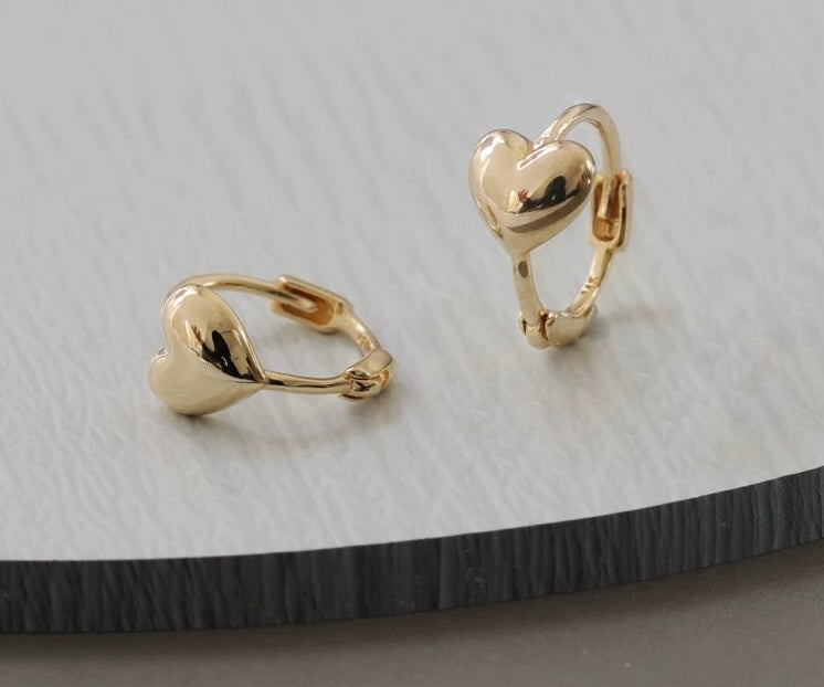 Mini Heart Puff Huggie Hoops