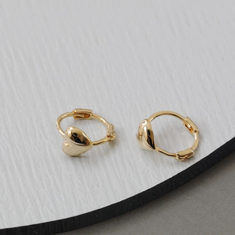 Mini Heart Puff Huggie Hoops