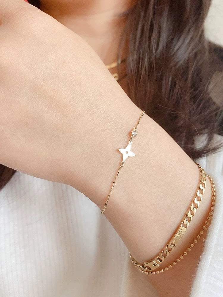 Kite Clover Bezel Bracelet