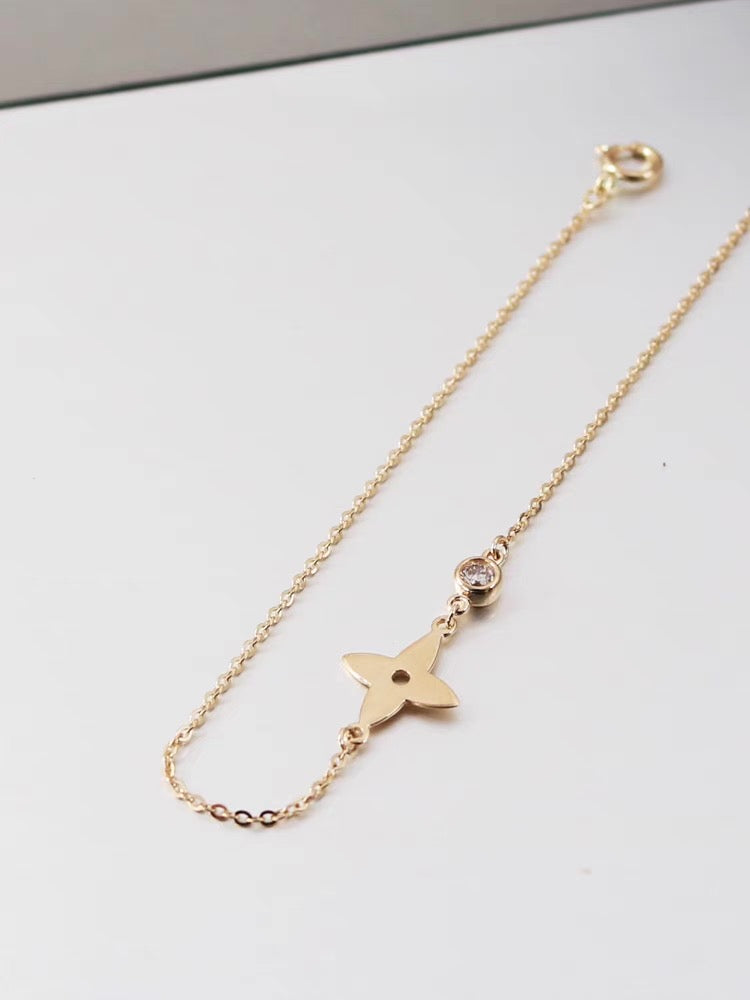 Kite Clover Bezel Bracelet