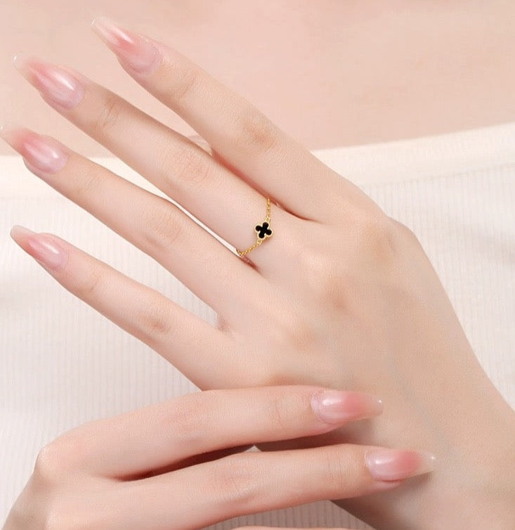 Beaded Agate Clover Chain Ring