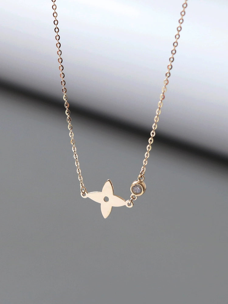 Kite Clover Bezel Necklace