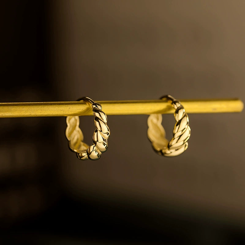 Cersei Ribbed Huggie Hoops