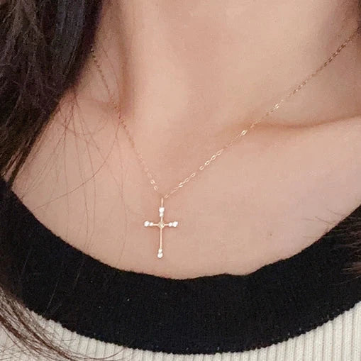 Ribbed Solitaire Cross Charm Pendant