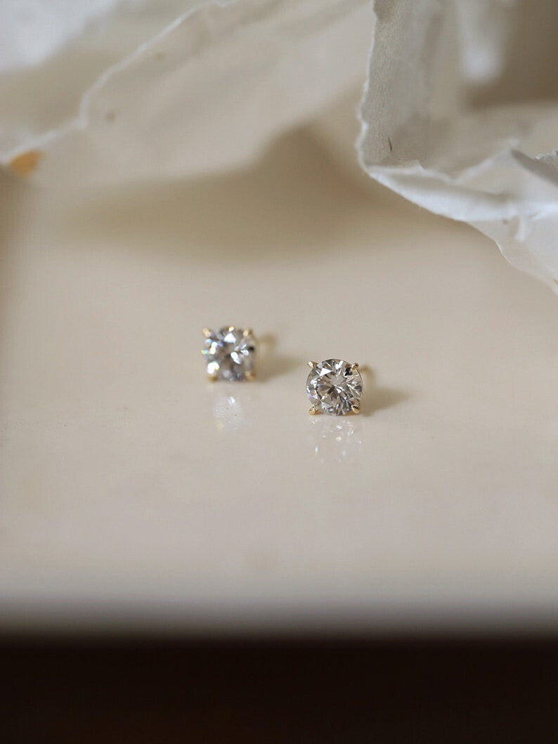 Simple Solitaire Stud Earrings