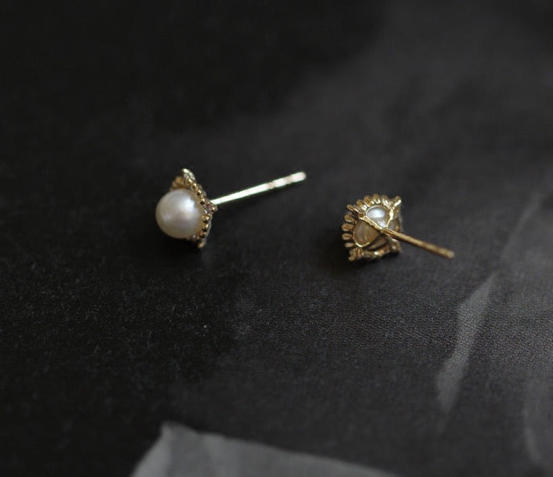 Diane Pearl Stud Earrings