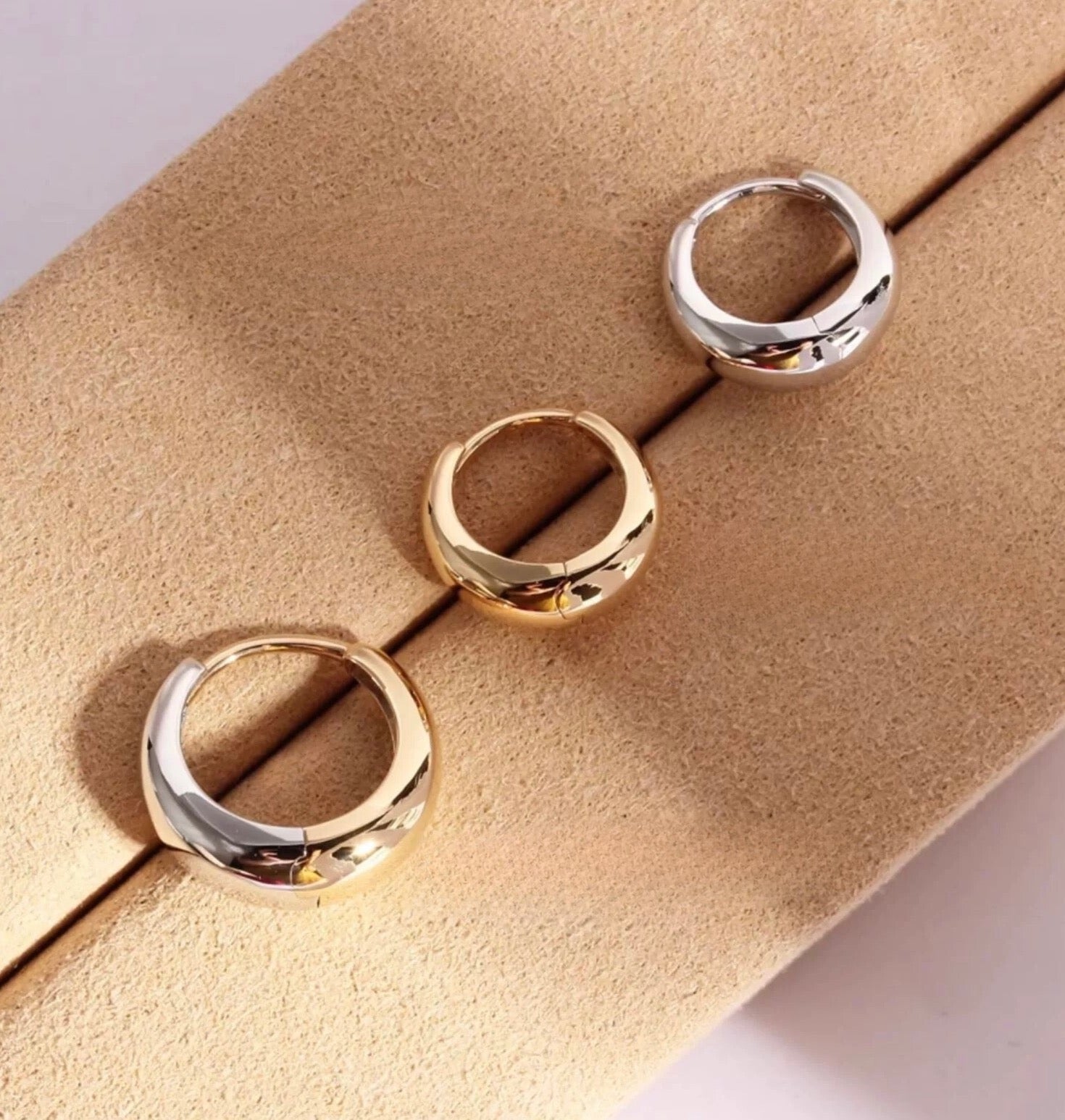 Chunky Handbag Huggie Hoops