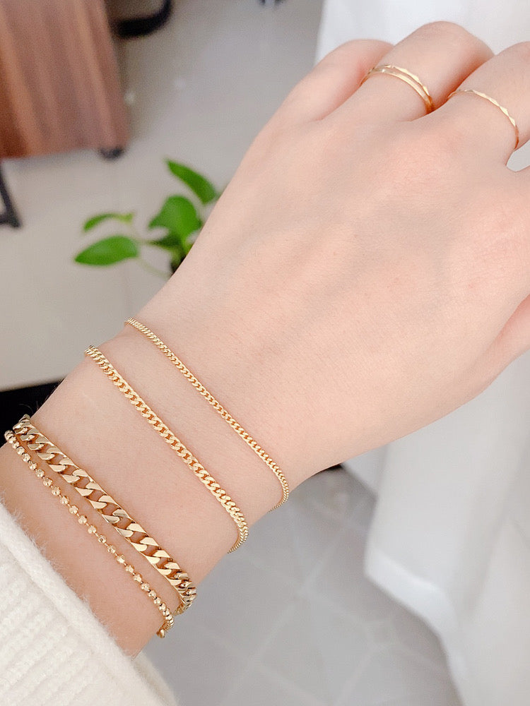 Classic Feminine Curb Bracelet