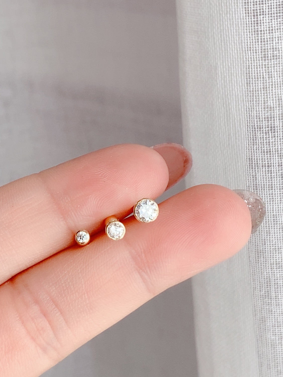 Moissanite Bulb Stud Earrings