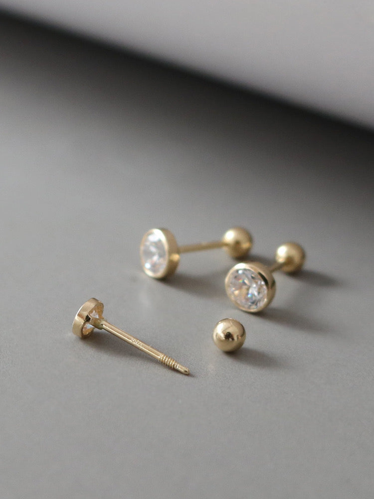 Moissanite Bulb Stud Earrings