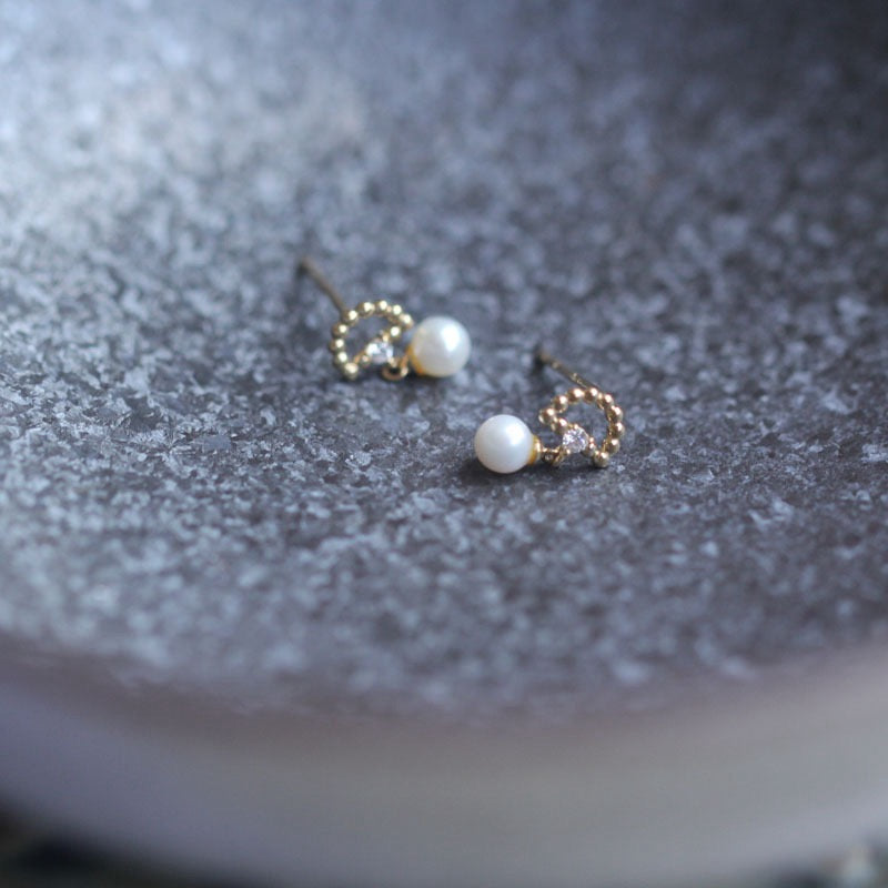 Beaded Handle Pearl Stud Earrings