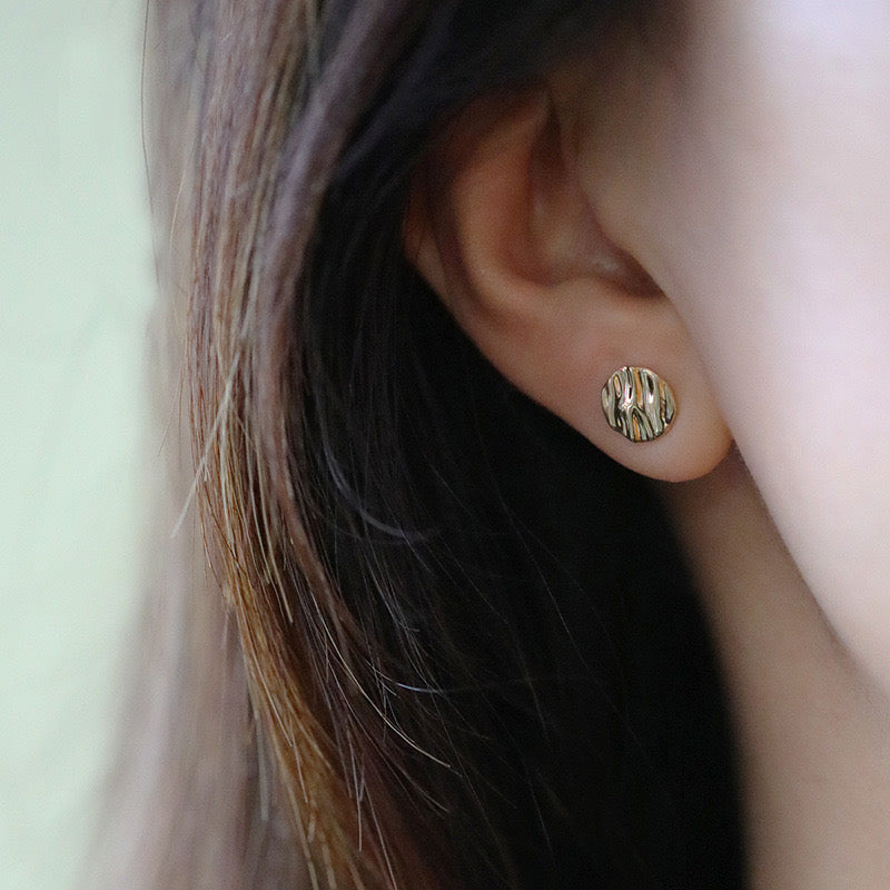 Crinkled Discs Stud Earrings