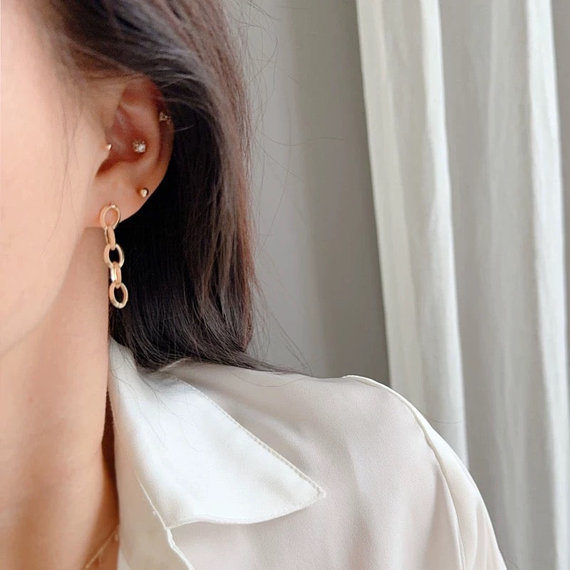 Hanging Chain Links Stud Earrings