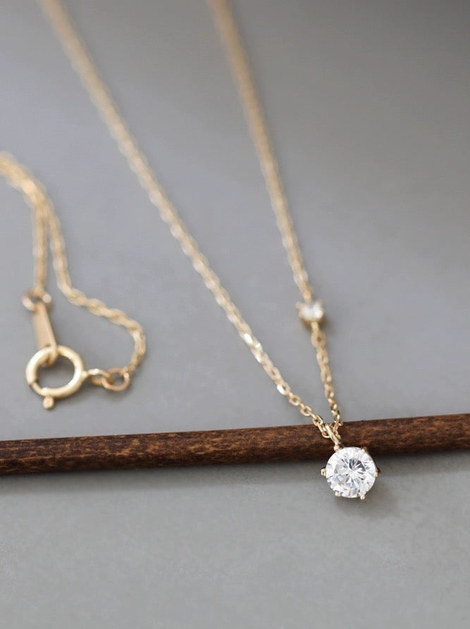 Round Solitaire Stone Necklace