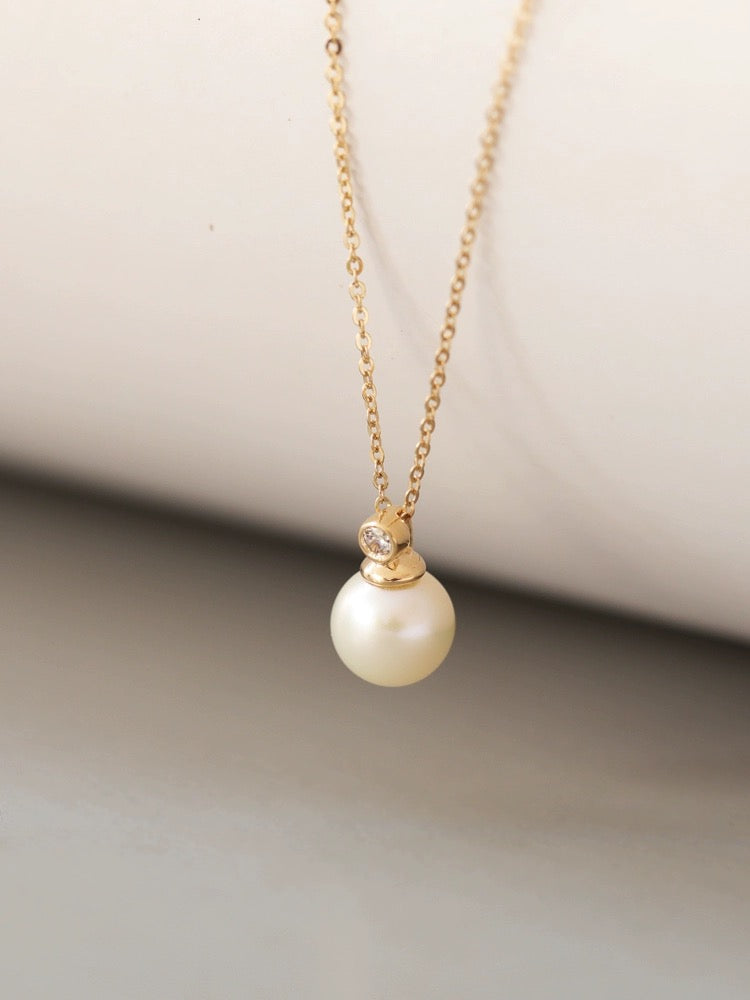 Bezel Hanging Pearl Necklace