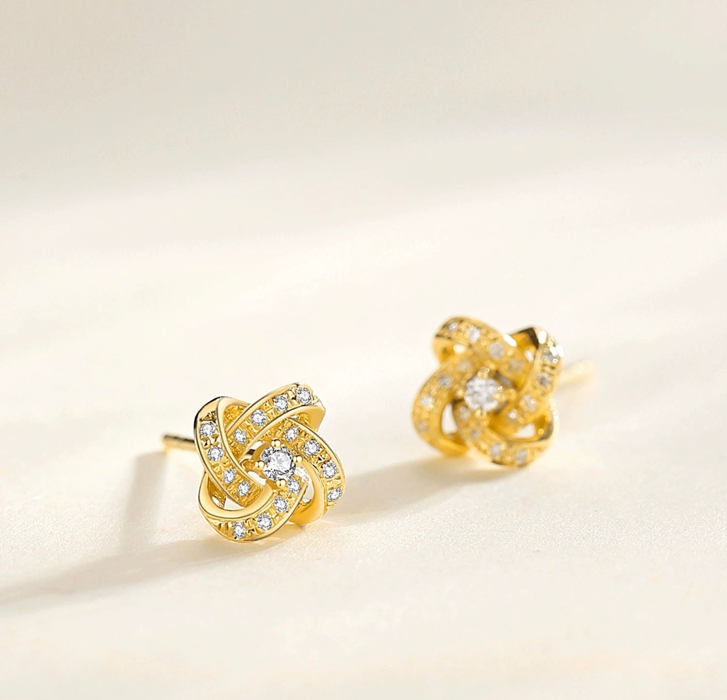 Zircon Diamond Swirl Stud Earrings