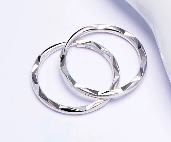 Triangle Cut Pattern Hoop Earrings