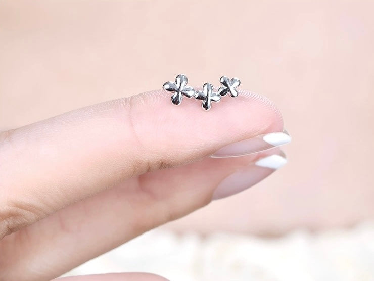 Flower Chain Panel Stud Earrings