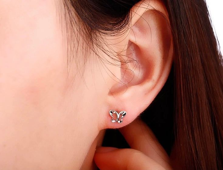 Motif Butterfly Stud Earrings