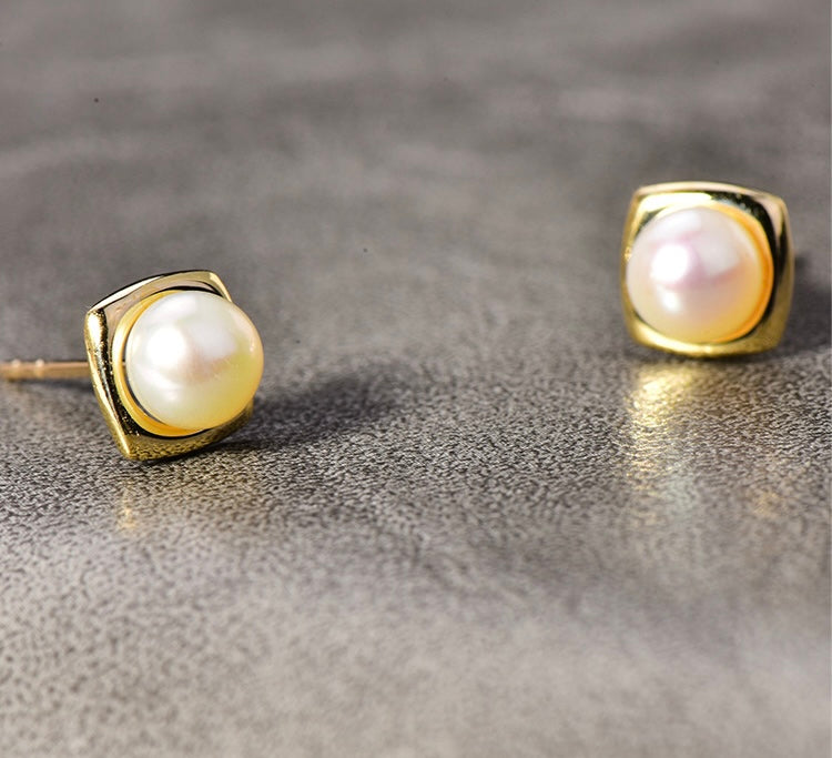 Pearl Saucer Stud Earrings