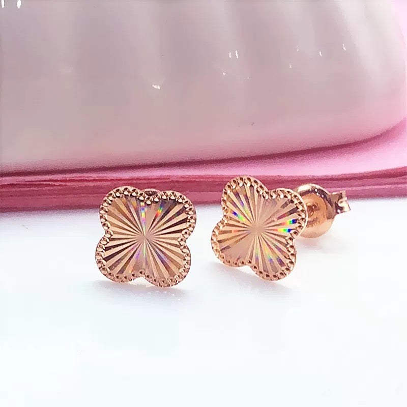 Beaded Clover Plate Stud Earrings