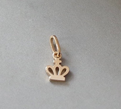 Signet Crown Charm Pendant