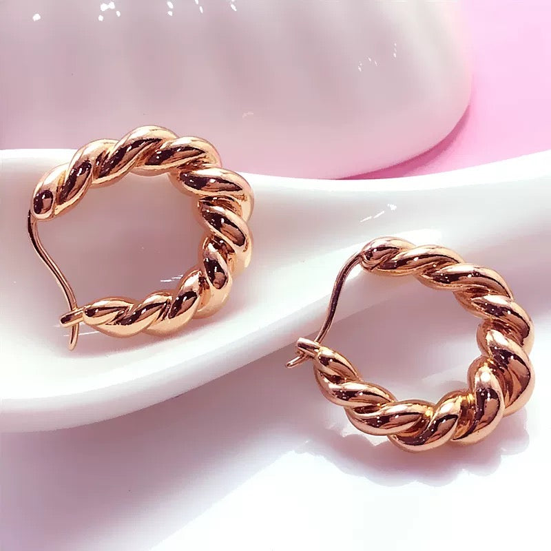 Ribbed Handbag Hoop Earrings