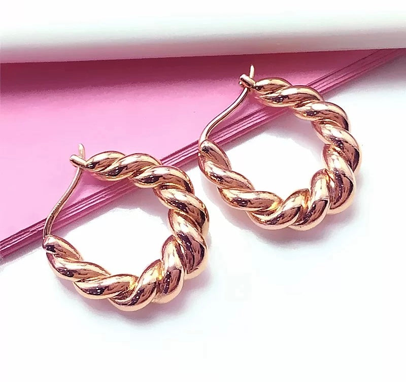 Ribbed Handbag Hoop Earrings