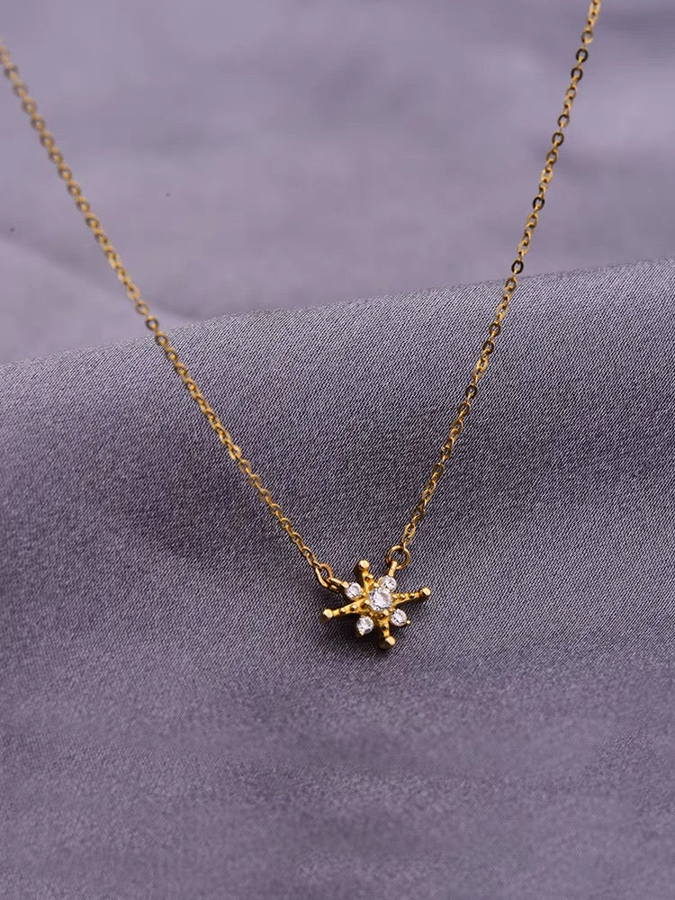 Vintage Jewelled Star Necklace