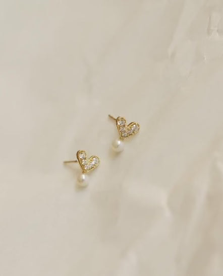 Twinkle Heart Stud Earrings