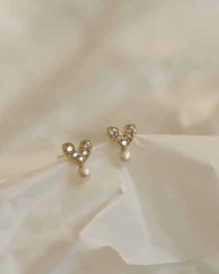 Twinkle Heart Stud Earrings