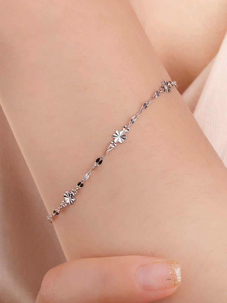 Sequin Kiss Flower Chain Bracelet