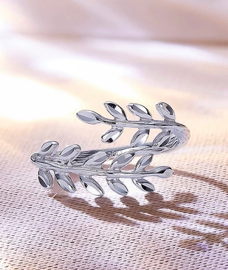 Laurel Wreath Stackable Ring